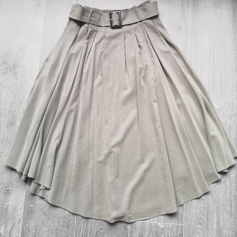 Club Monaco Curve Hem Skirt
